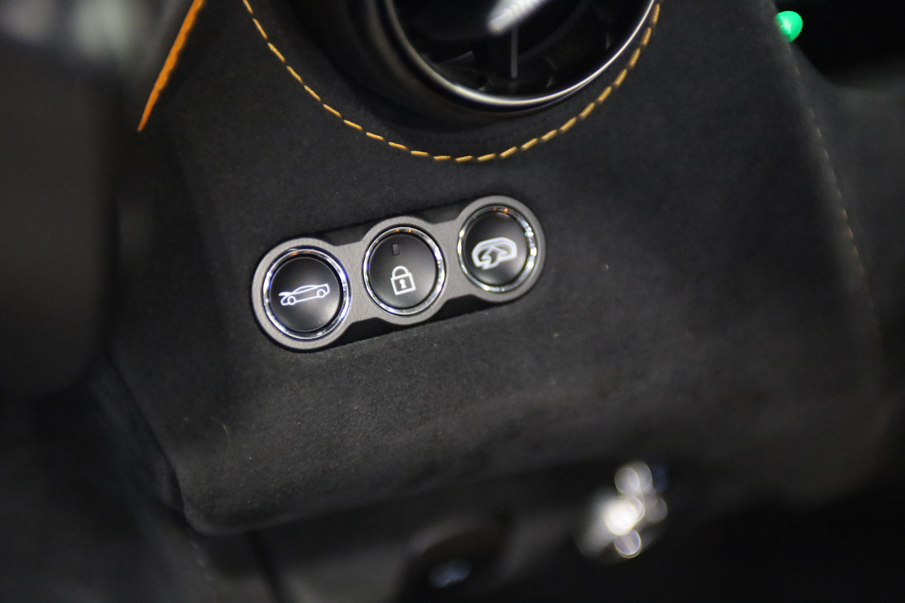 Used 2019 McLaren 720S Performance photo 18