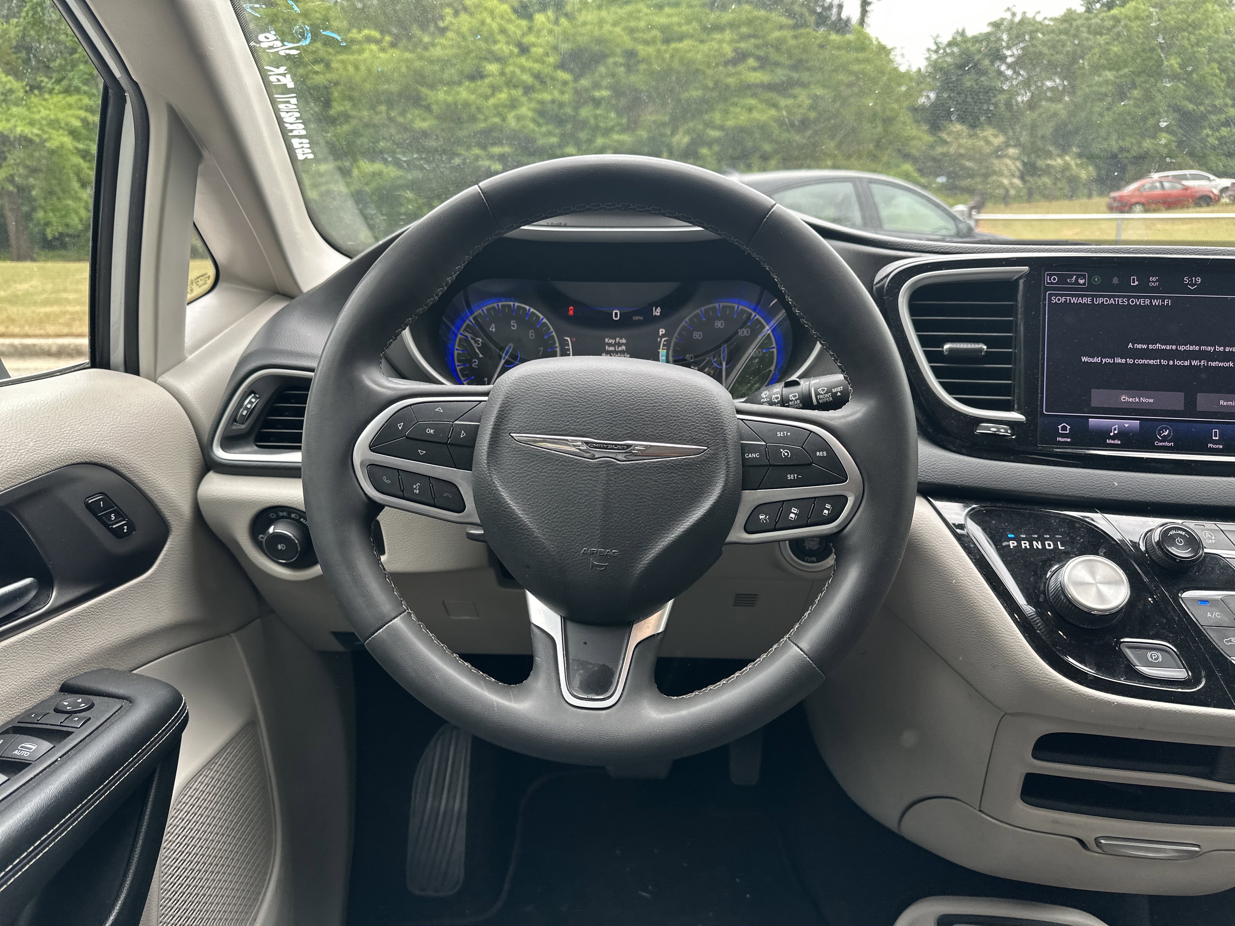 2023 Chrysler Pacifica Touring-L