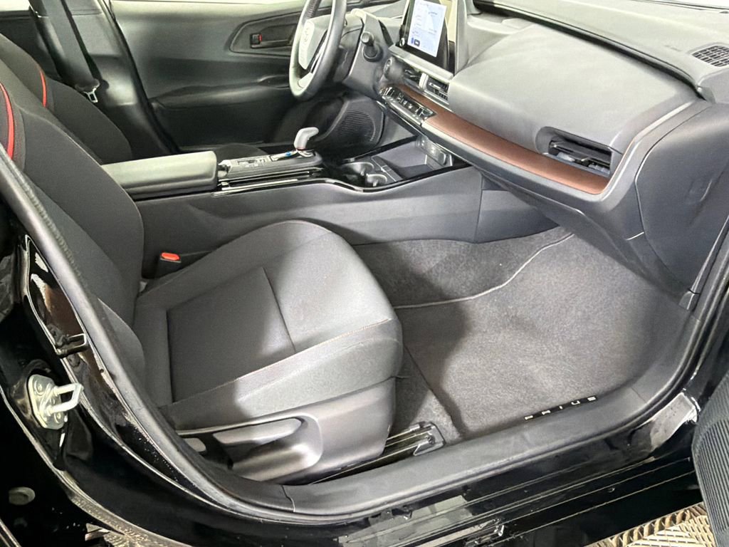 2025 Toyota Prius Plug-In Hybrid