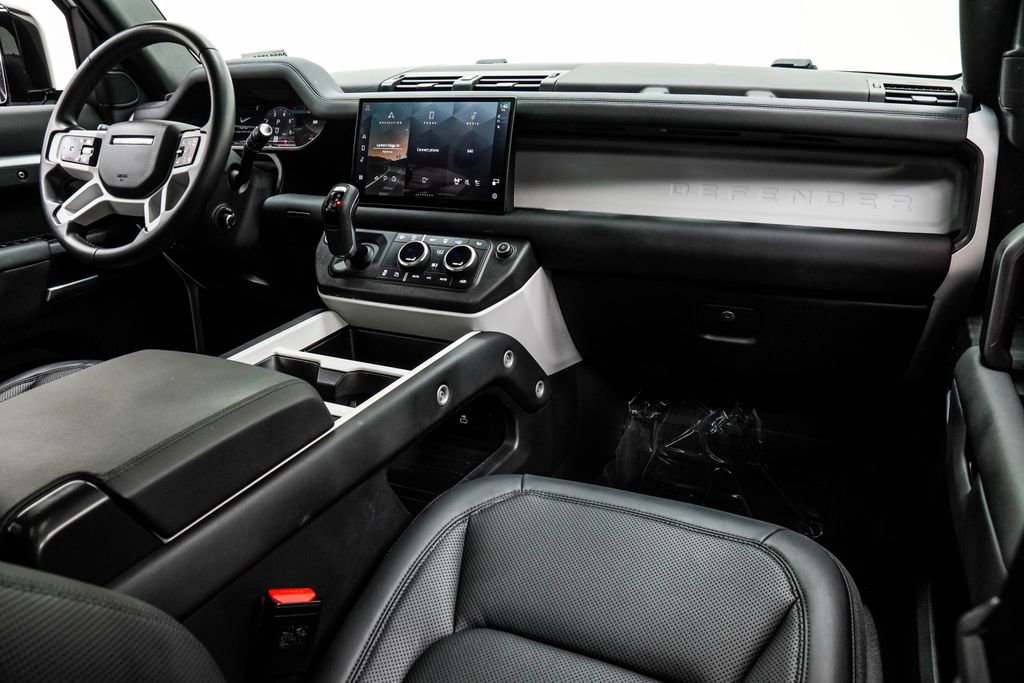 2025 Land Rover Defender 110 S