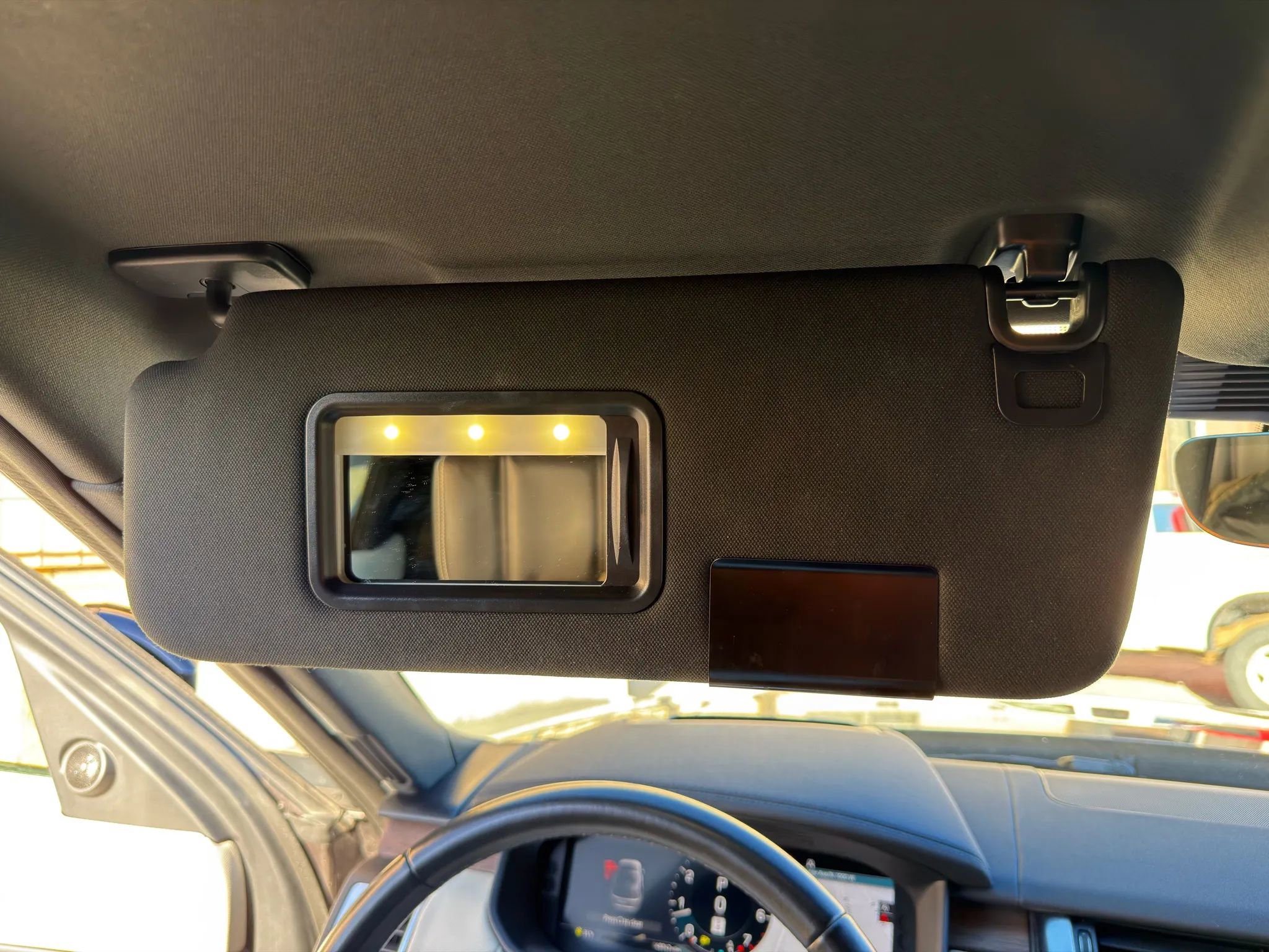 2023 Land Rover Discovery Metropolitan Edition