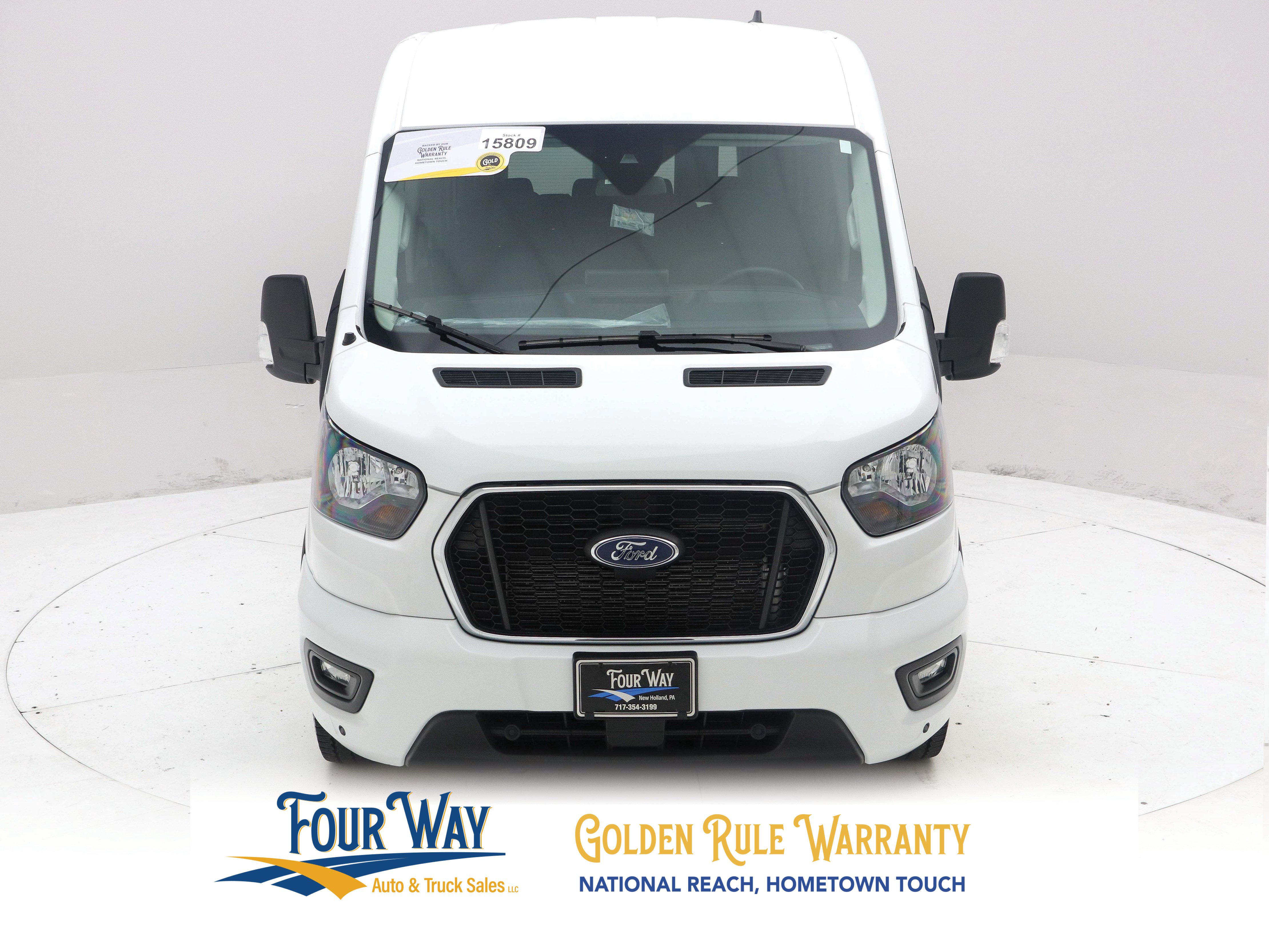 2025 Ford Transit Passenger Van XLT - Photo 9