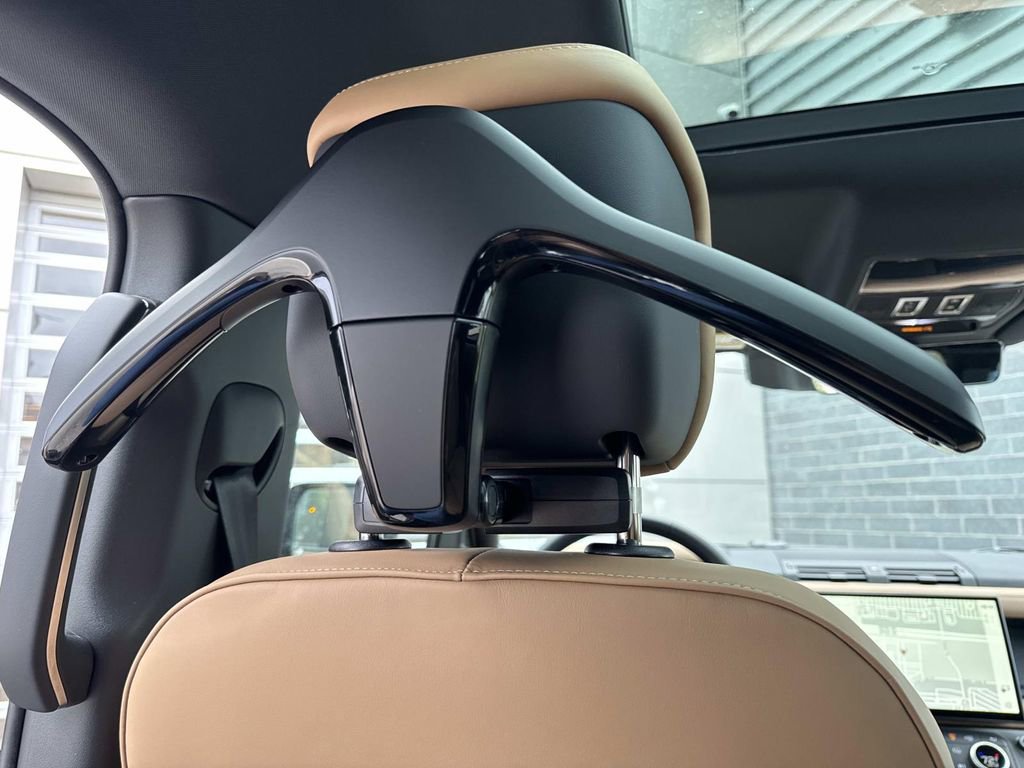 2026 Land Rover Defender 110 X-Dynamic SE