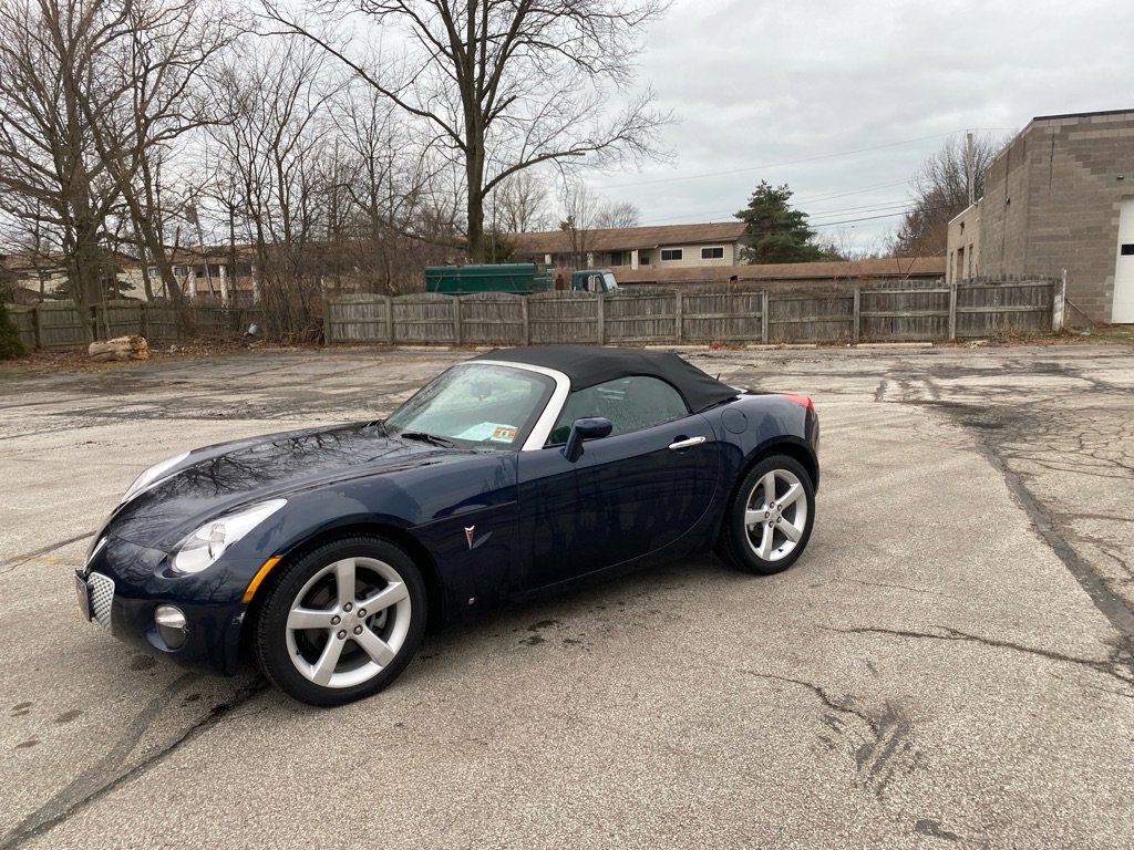 Used 2006 Pontiac Solstice Convertible w/ Premium Package