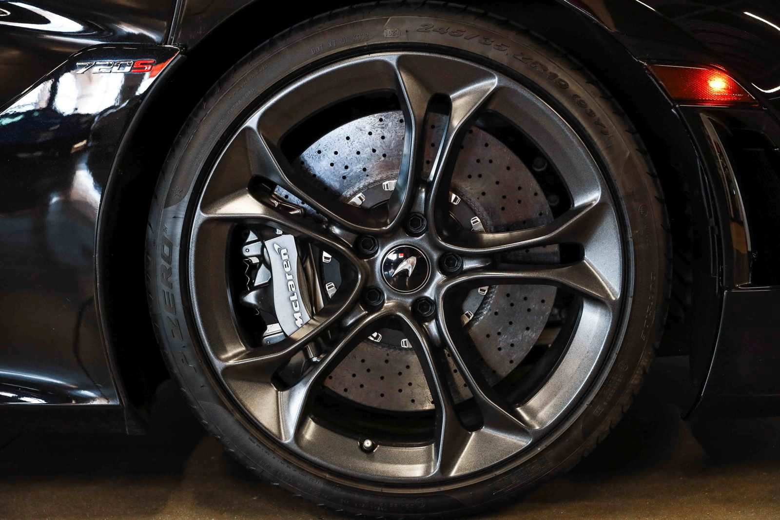 Used 2019 McLaren 720S photo 19