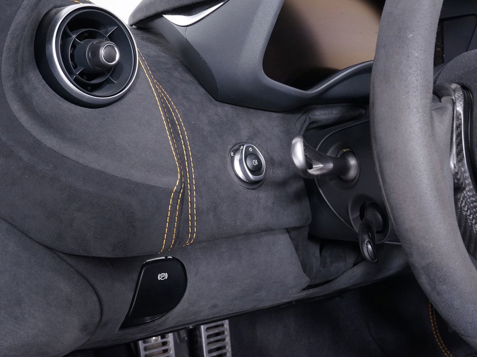 Used 2020 McLaren 600LT Spider photo 28