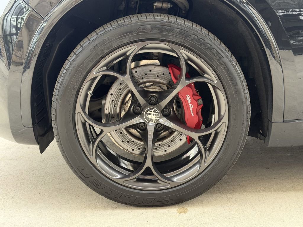 2022 Alfa Romeo Stelvio Quadrifoglio