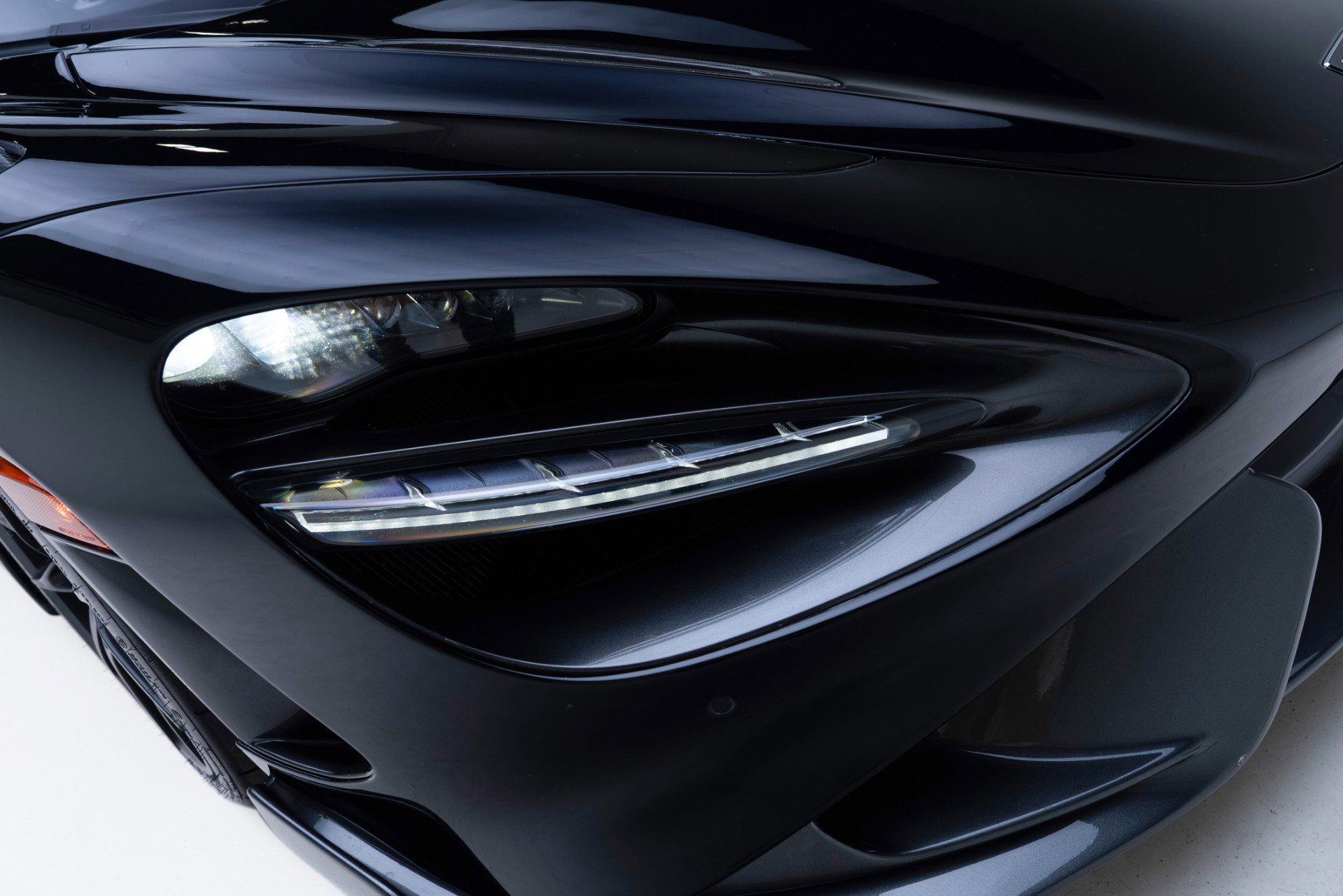 Used 2021 McLaren 765LT photo 17