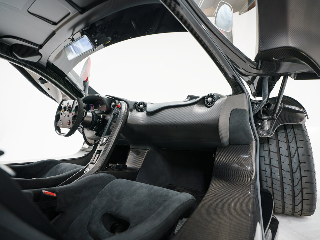 Used 2015 McLaren P1 photo 10
