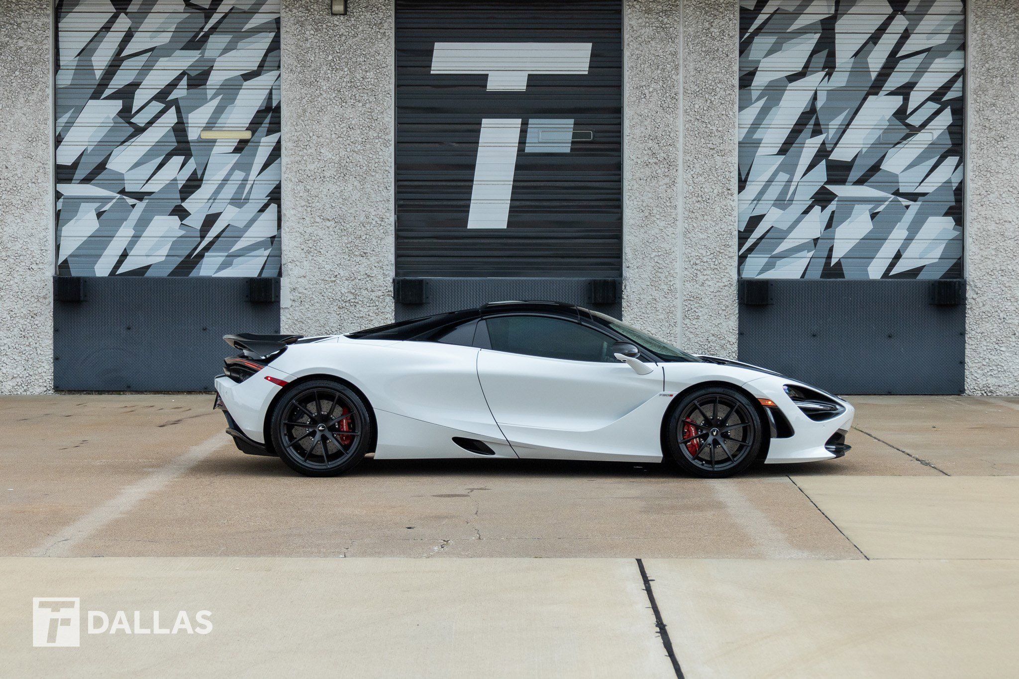 Used 2022 McLaren 720S Performance photo 17