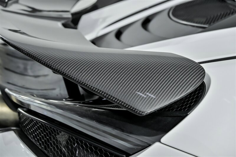 Used 2018 McLaren 720S Performance photo 19