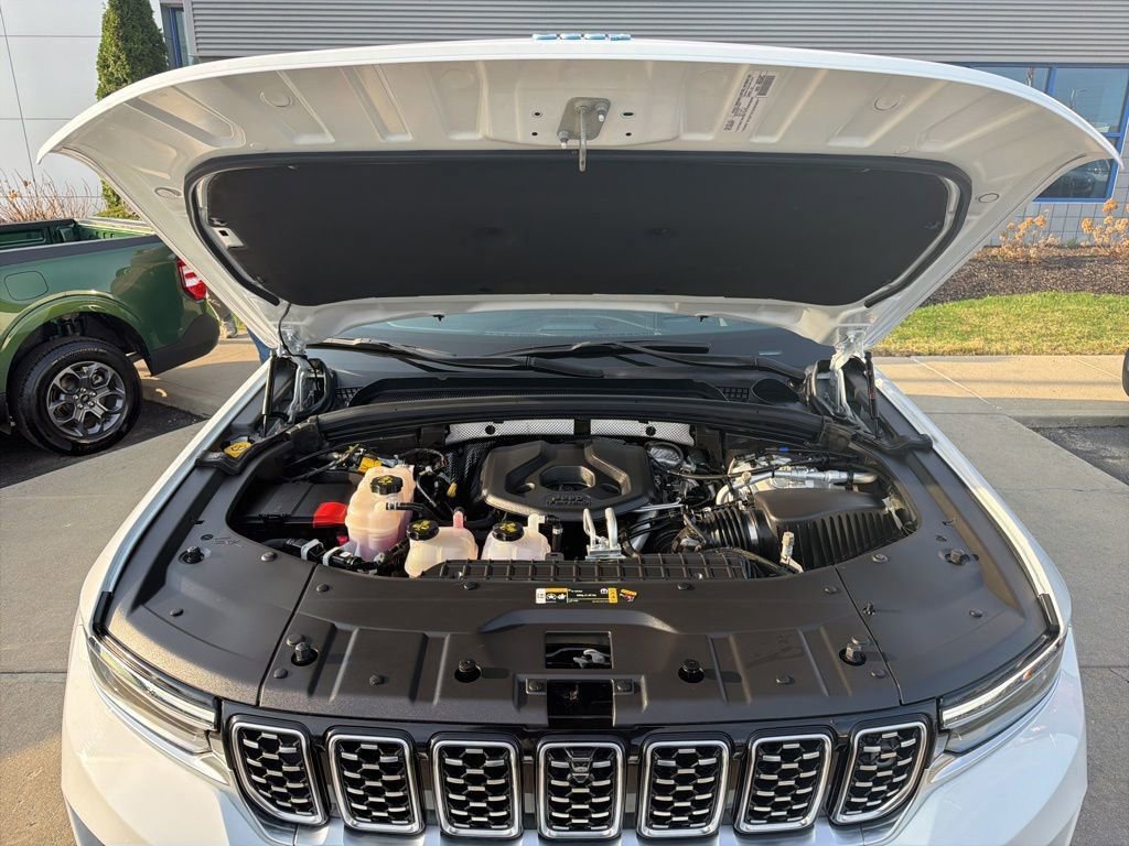 2022 Jeep Grand Cherokee Summit