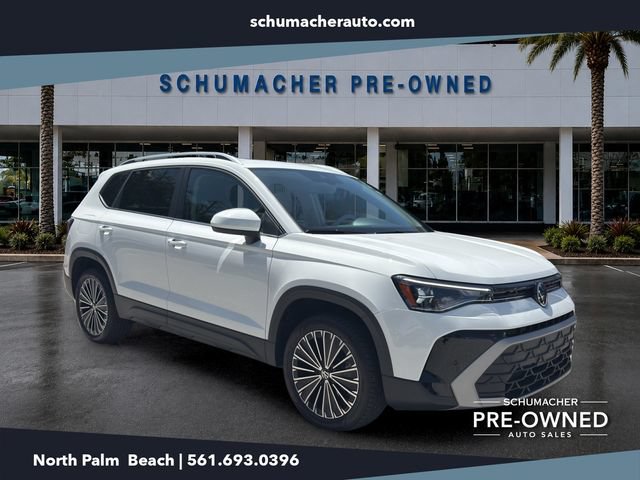 Used 2025 Volkswagen Taos SE w/ Panoramic Sunroof Package