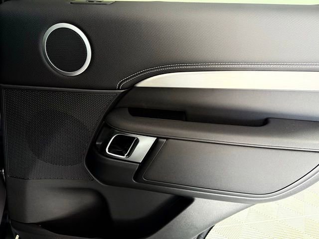 2025 Land Rover Discovery Dynamic SE