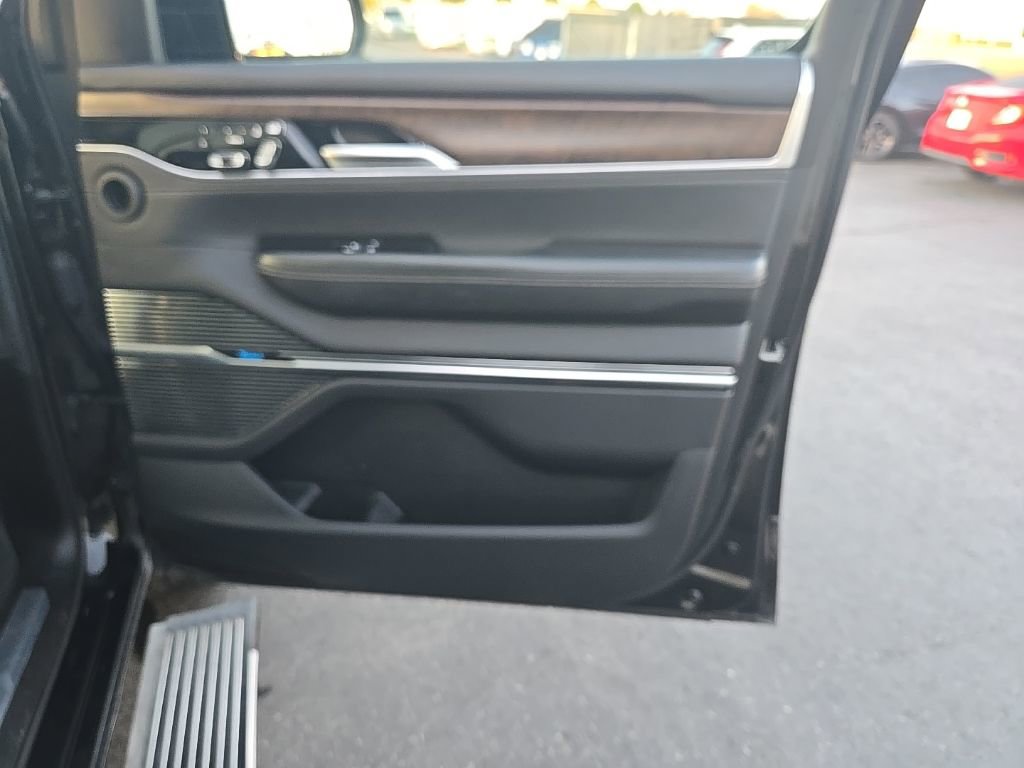 2023 Jeep Grand Wagoneer Series II