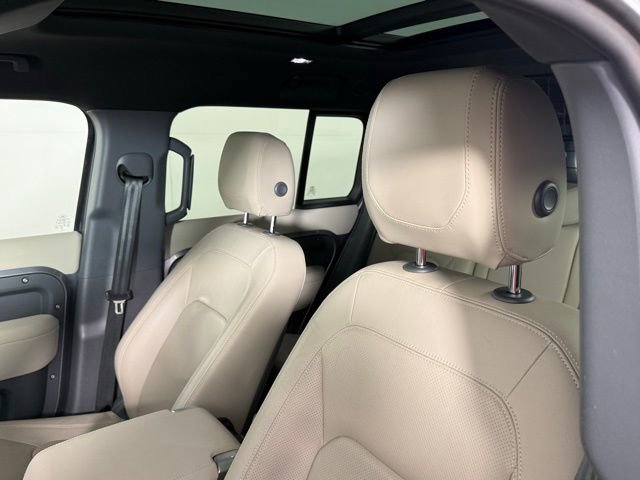 2023 Land Rover Defender 130 SE