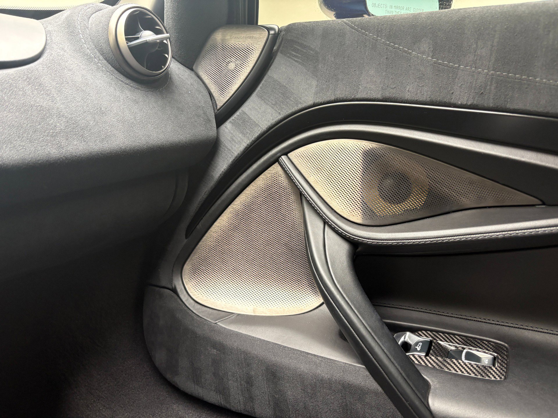 Used 2018 McLaren 720S Performance photo 18