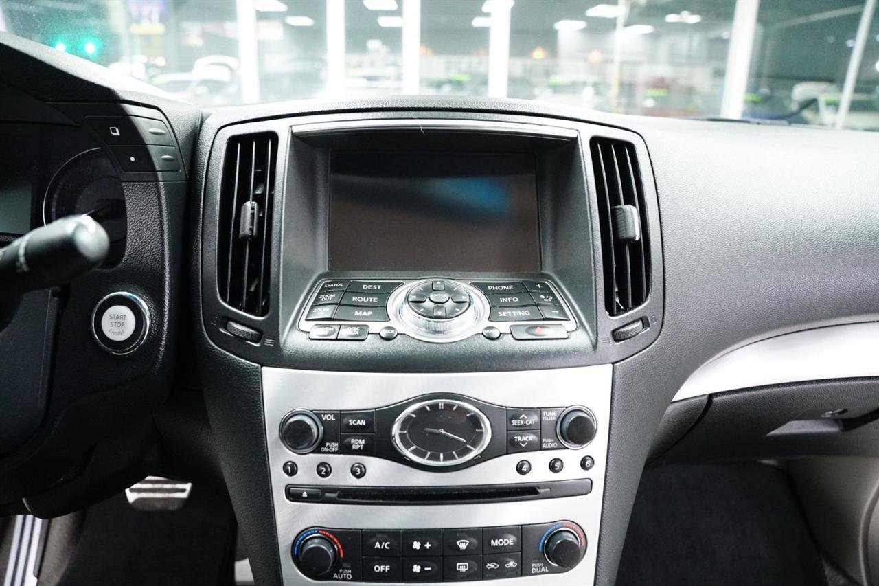 2015 INFINITI Q60 Journey