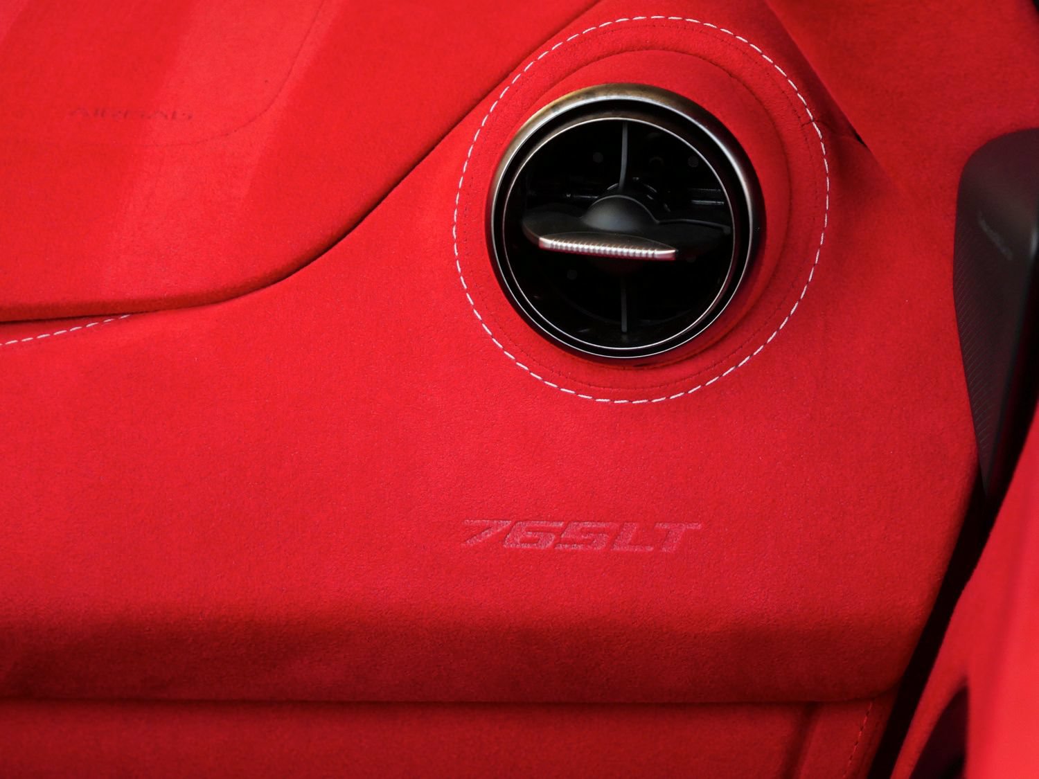 Used 2022 McLaren 765LT photo 32
