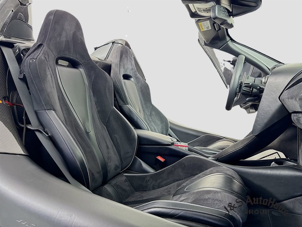 Used 2020 McLaren 720S Performance photo 36