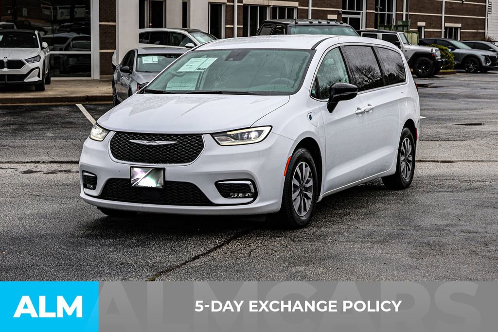 2024 Chrysler Pacifica Select