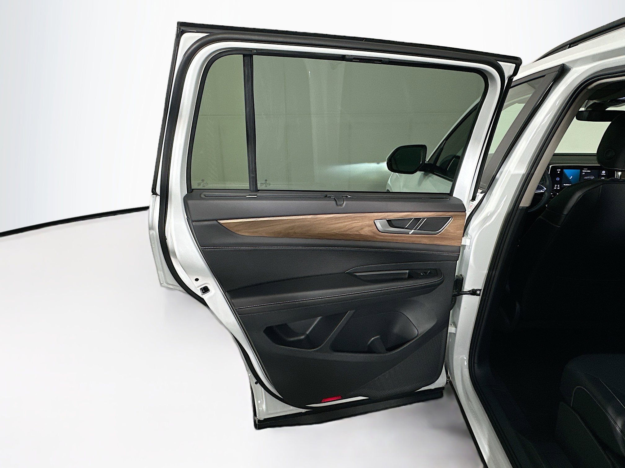 2025 Volkswagen Atlas SE