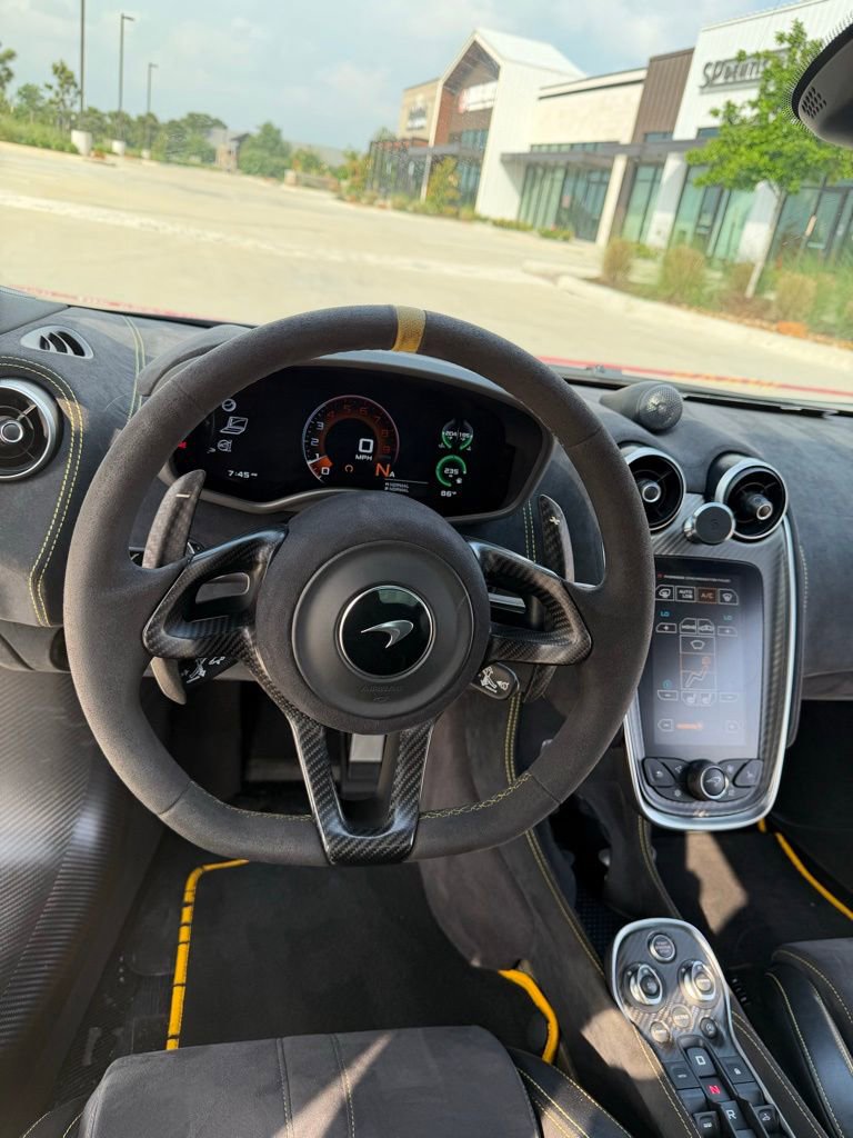 Used 2020 McLaren 600LT Spider photo 34