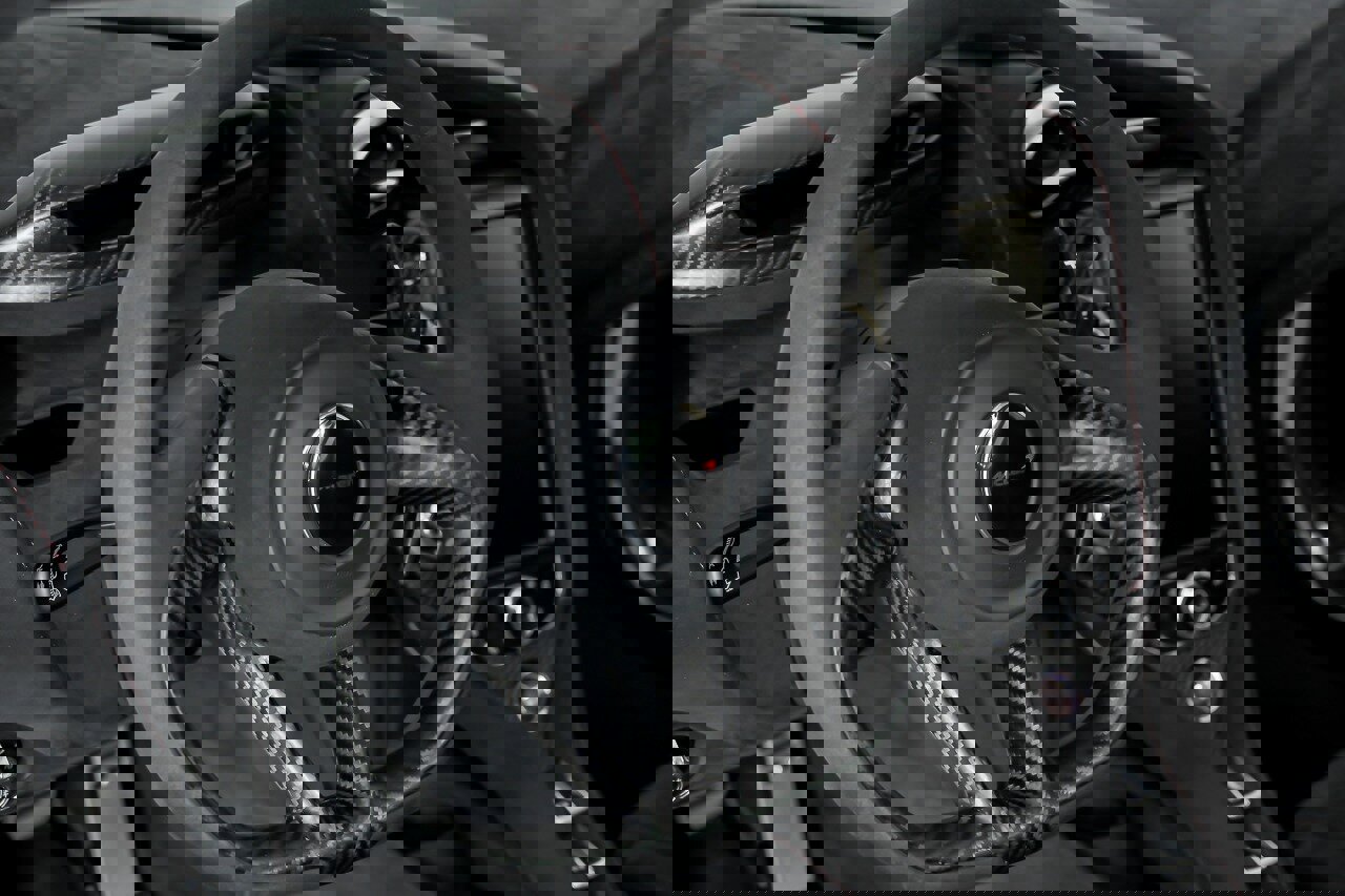 Used 2018 McLaren 720S Performance photo 24