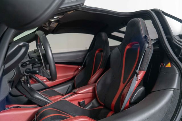 Used 2018 McLaren 720S Performance photo 18