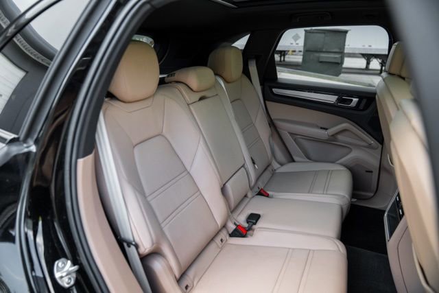 2022 Porsche Cayenne Platinum Edition