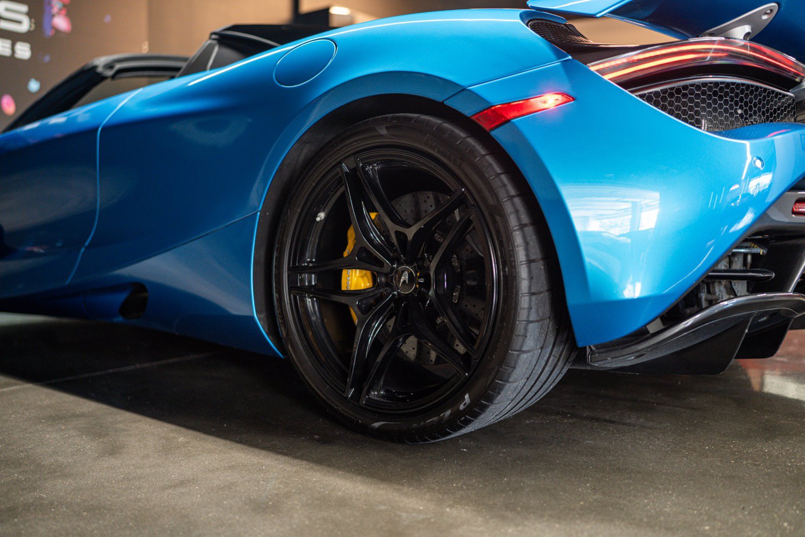 Used 2020 McLaren 720S Spider photo 18