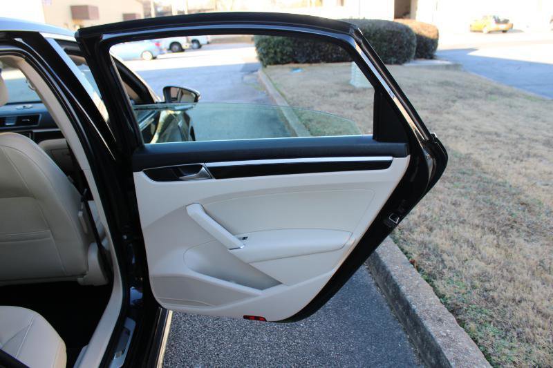 2019 Volkswagen Passat 2.0T SE R-Line