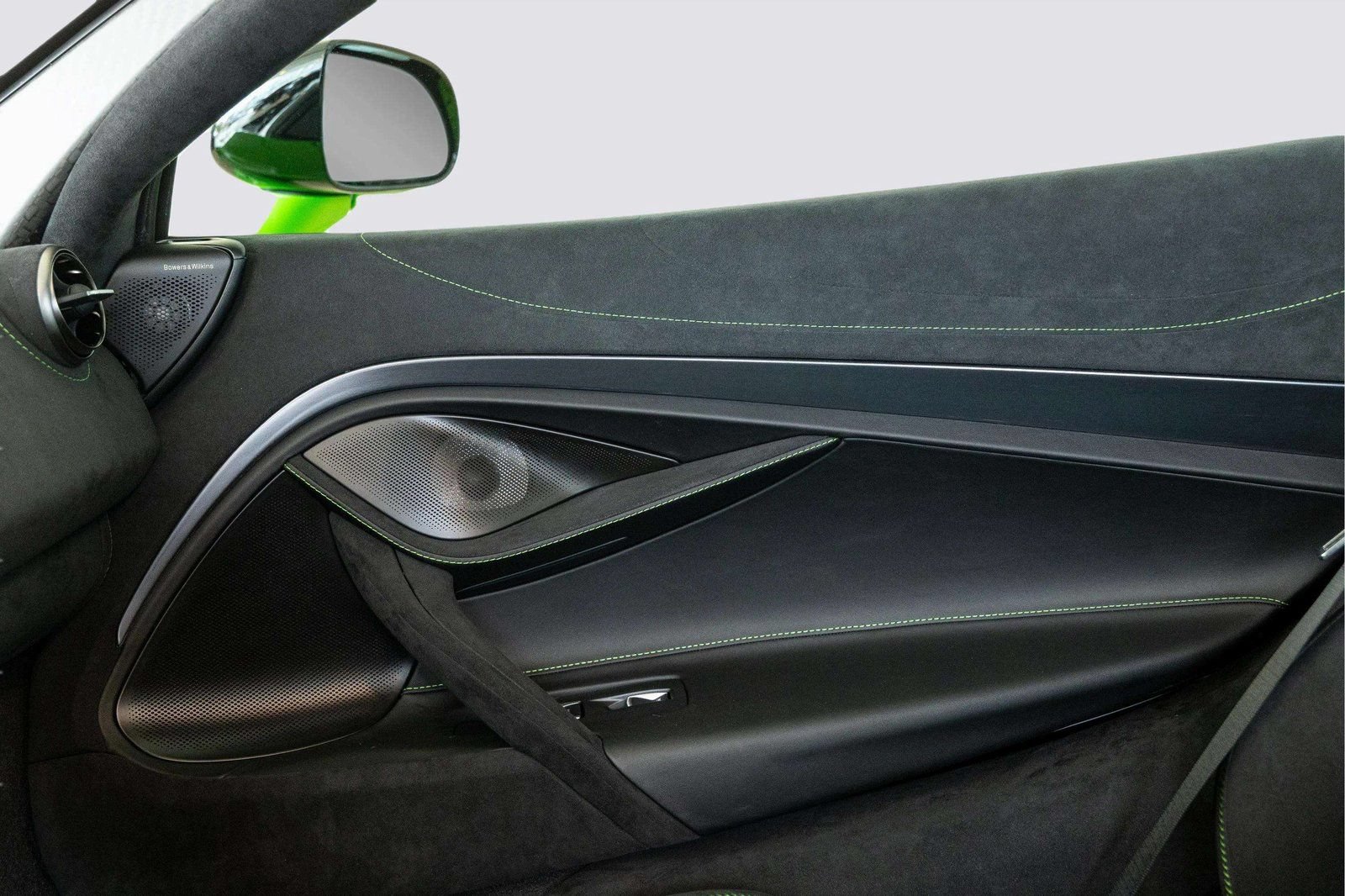 New 2026 McLaren 750S photo 13