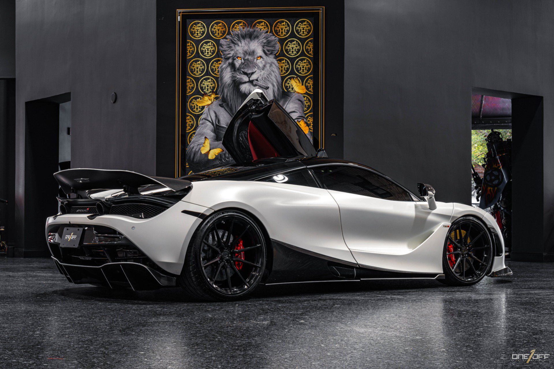 Used 2018 McLaren 720S Performance photo 19