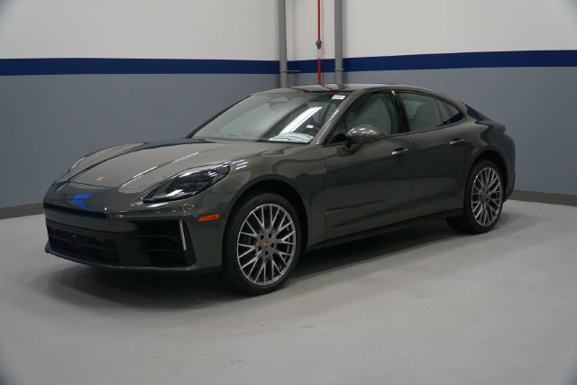 New 2026 Porsche Panamera 4