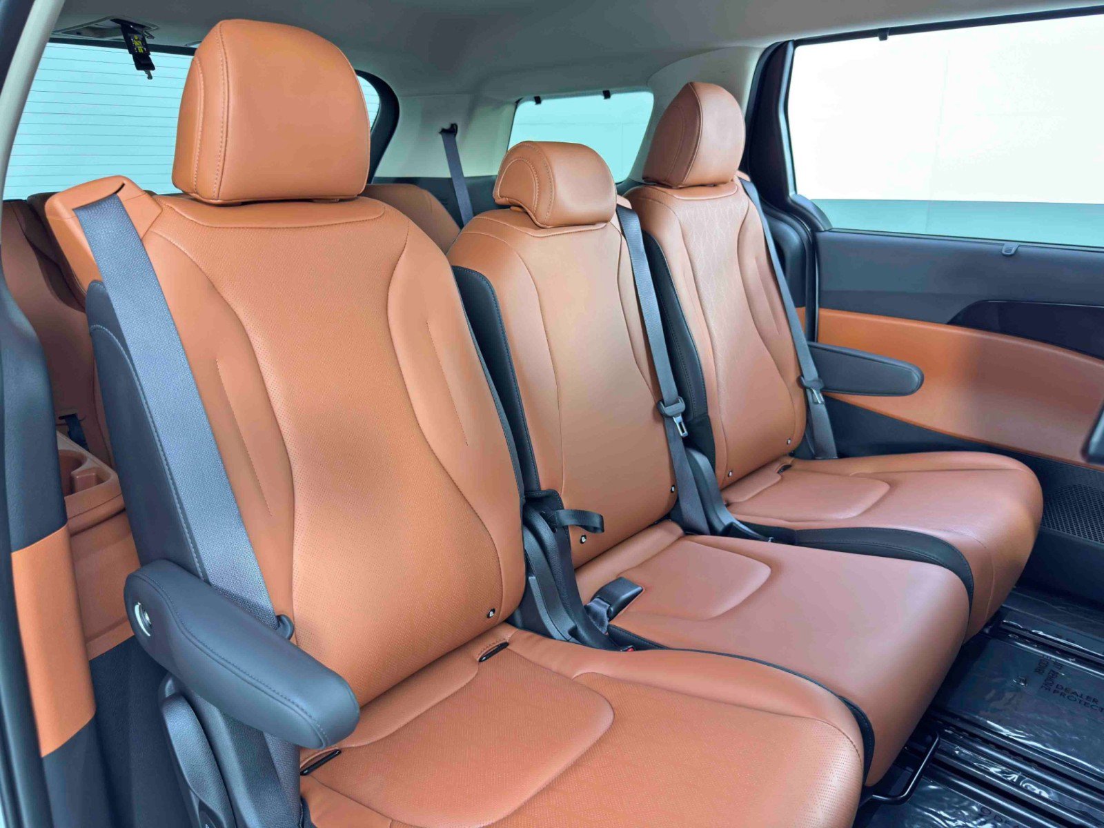 2024 Kia Carnival SX