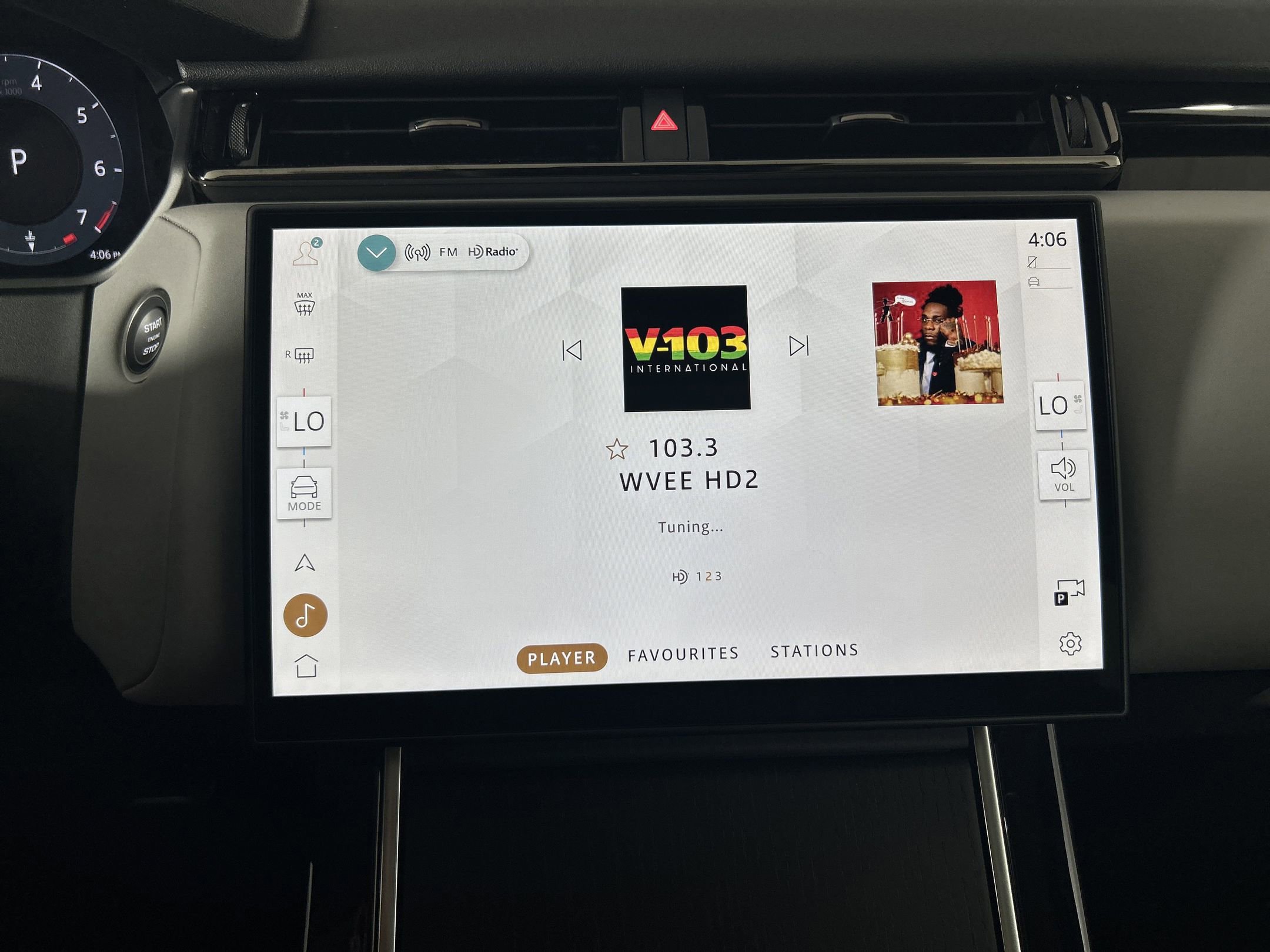 2025 Land Rover Range Rover Velar Dynamic SE