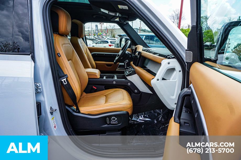 2023 Land Rover Defender 130 SE