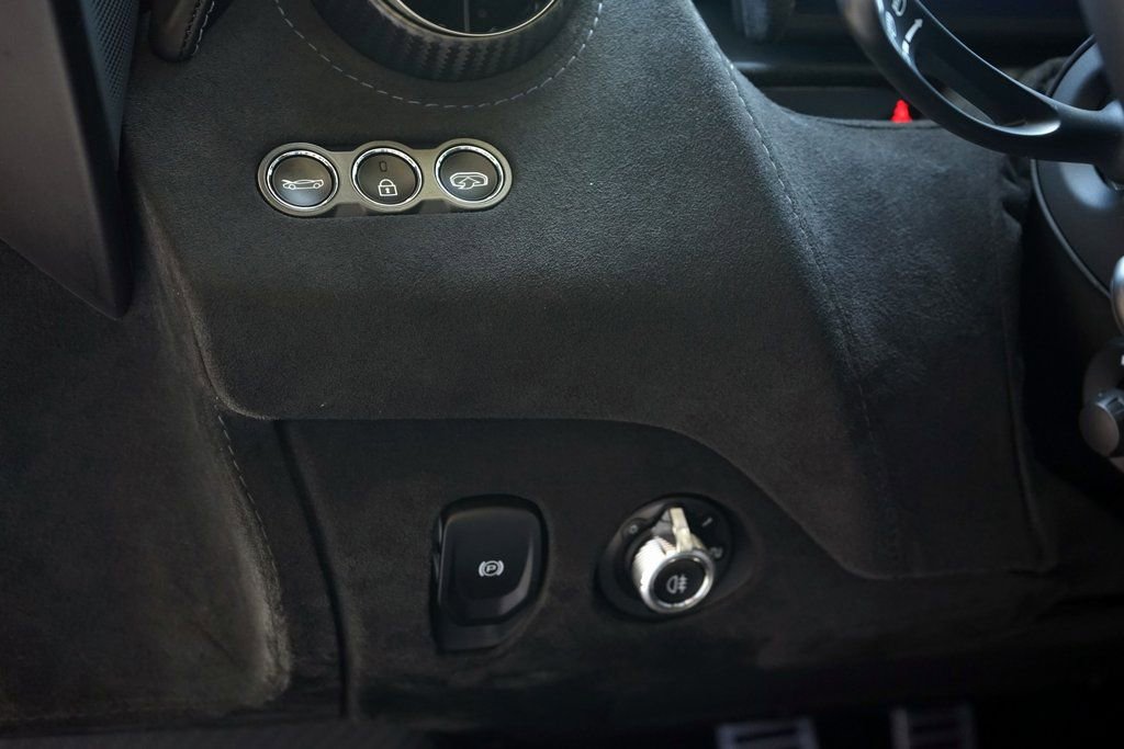 Used 2020 McLaren 720S Performance photo 34