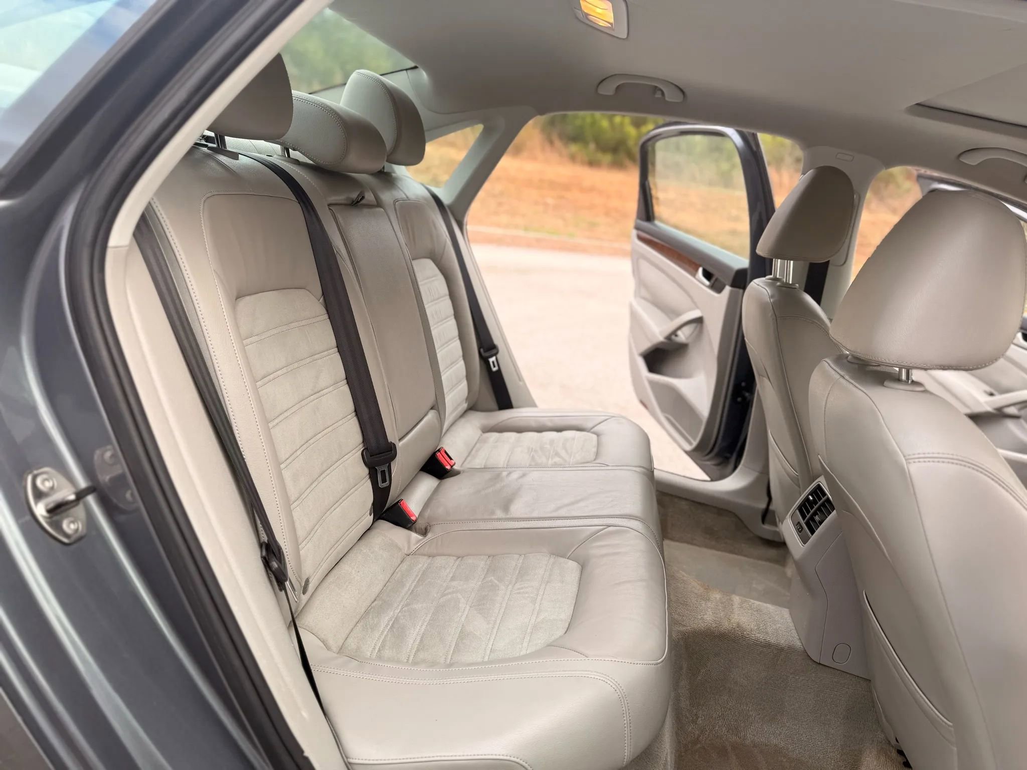 2013 Volkswagen Passat 2.5 SEL Premium