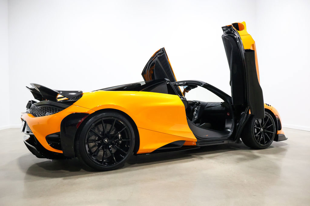 Used 2022 McLaren 765LT photo 71