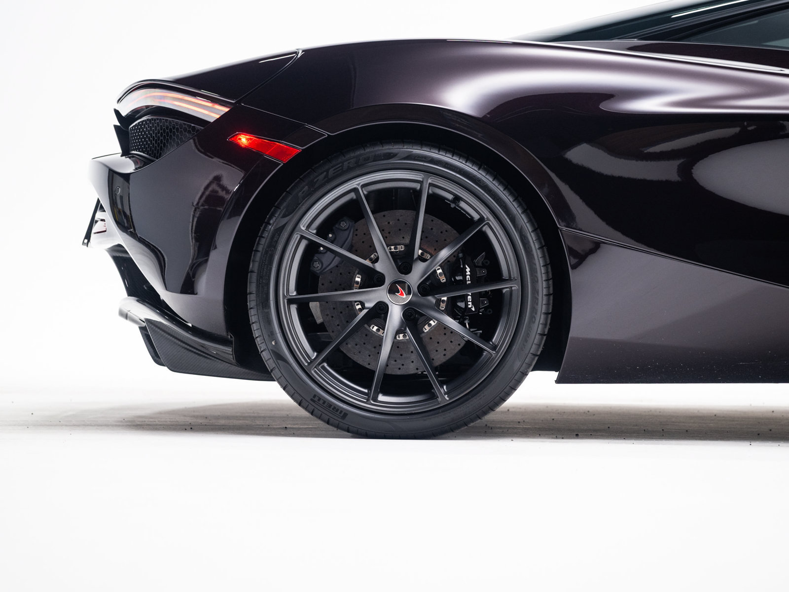 Used 2018 McLaren 720S Luxury photo 12