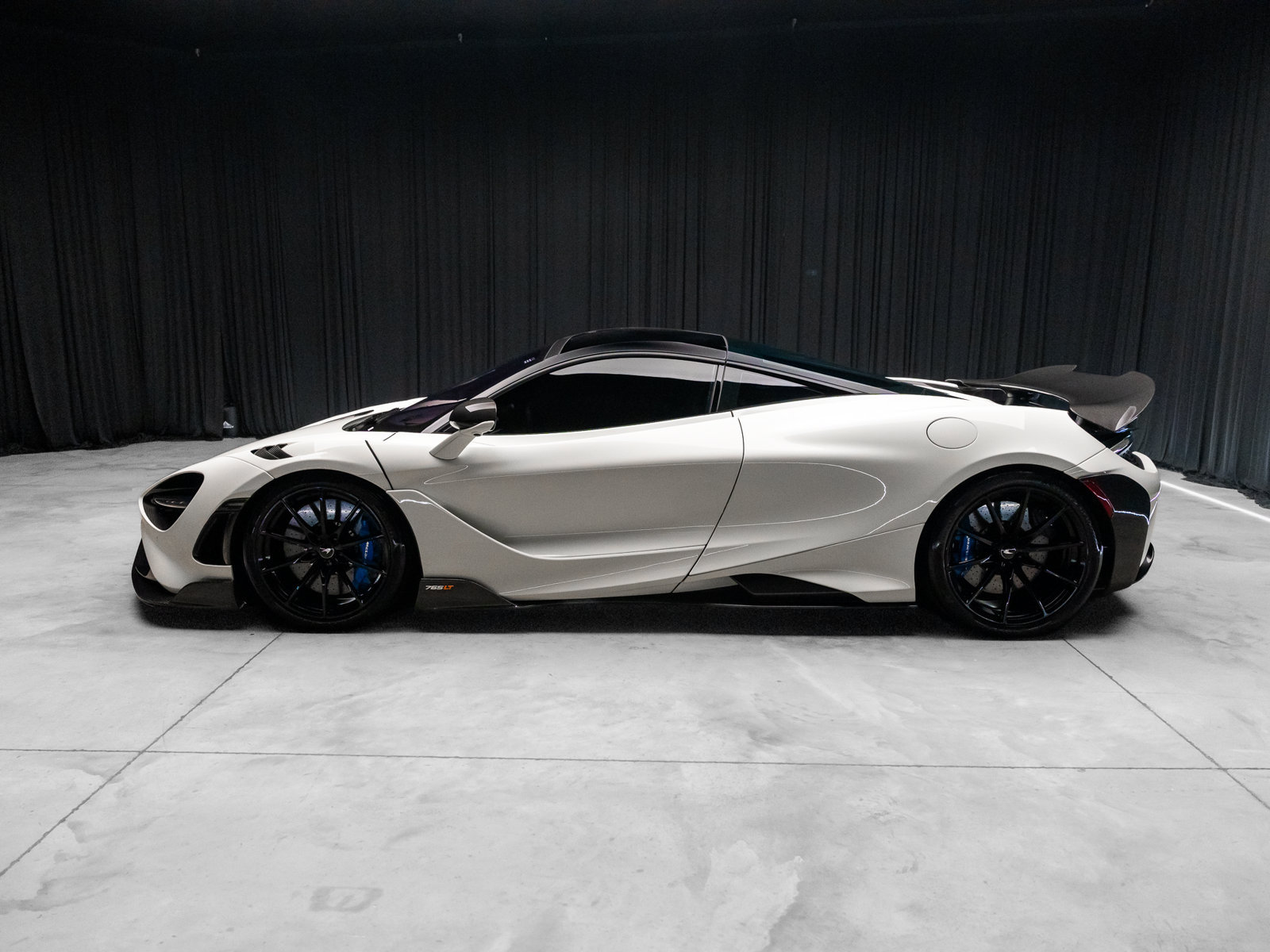 Used 2021 McLaren 765LT photo 15