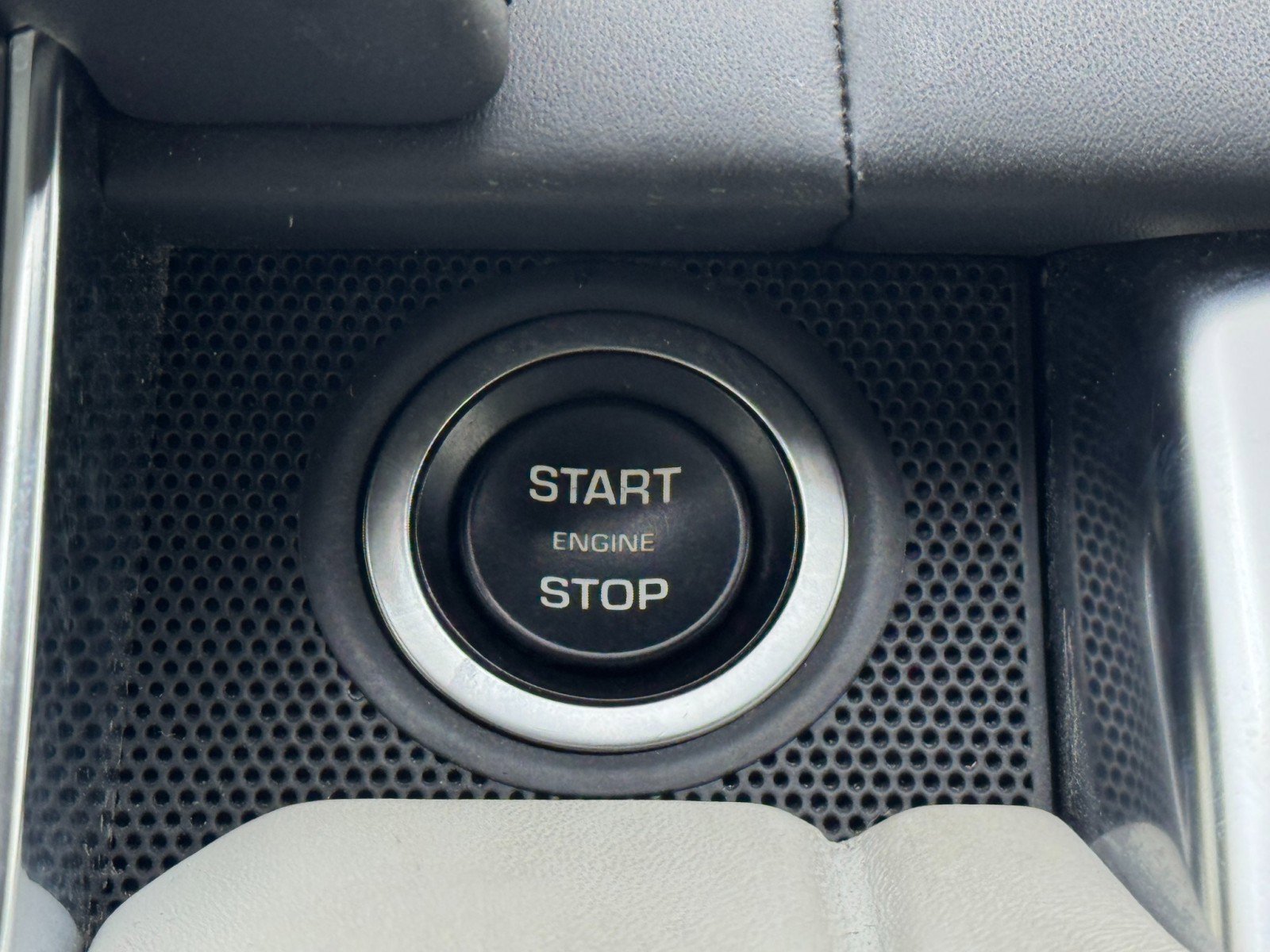 2022 Land Rover Range Rover Sport SVR Carbon Edition