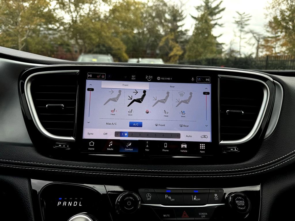 2026 Chrysler Pacifica Limited