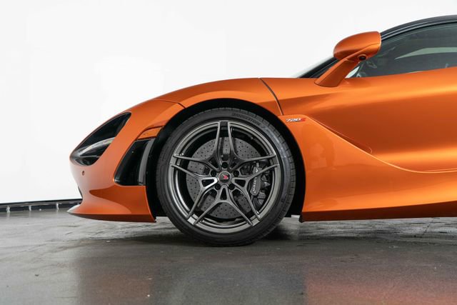 Used 2018 McLaren 720S photo 12