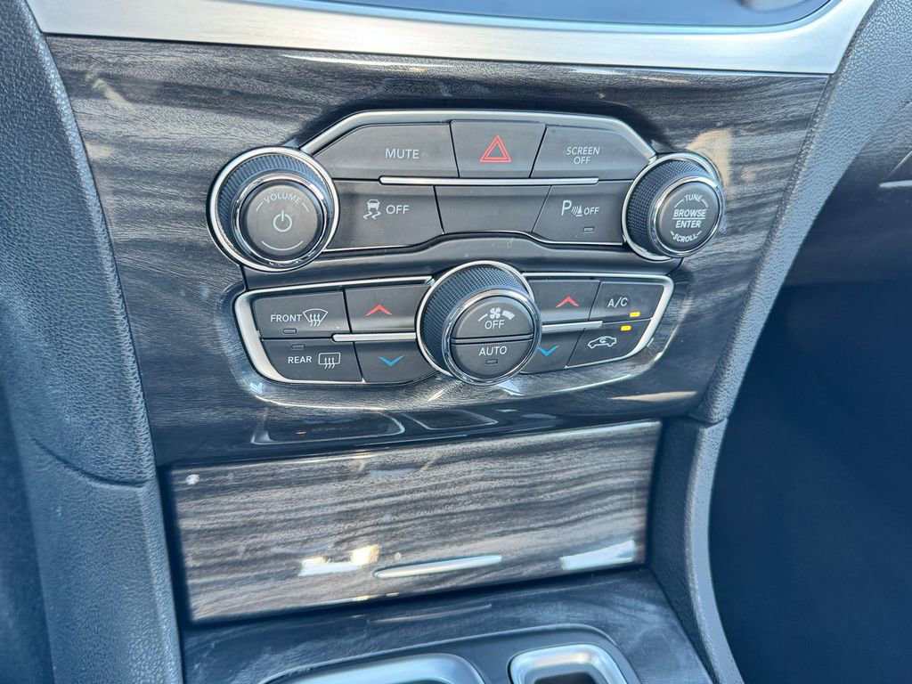 2021 Chrysler 300 Touring L