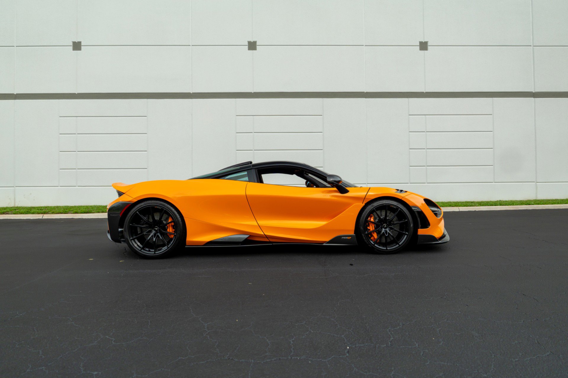 Used 2021 McLaren 765LT photo 15