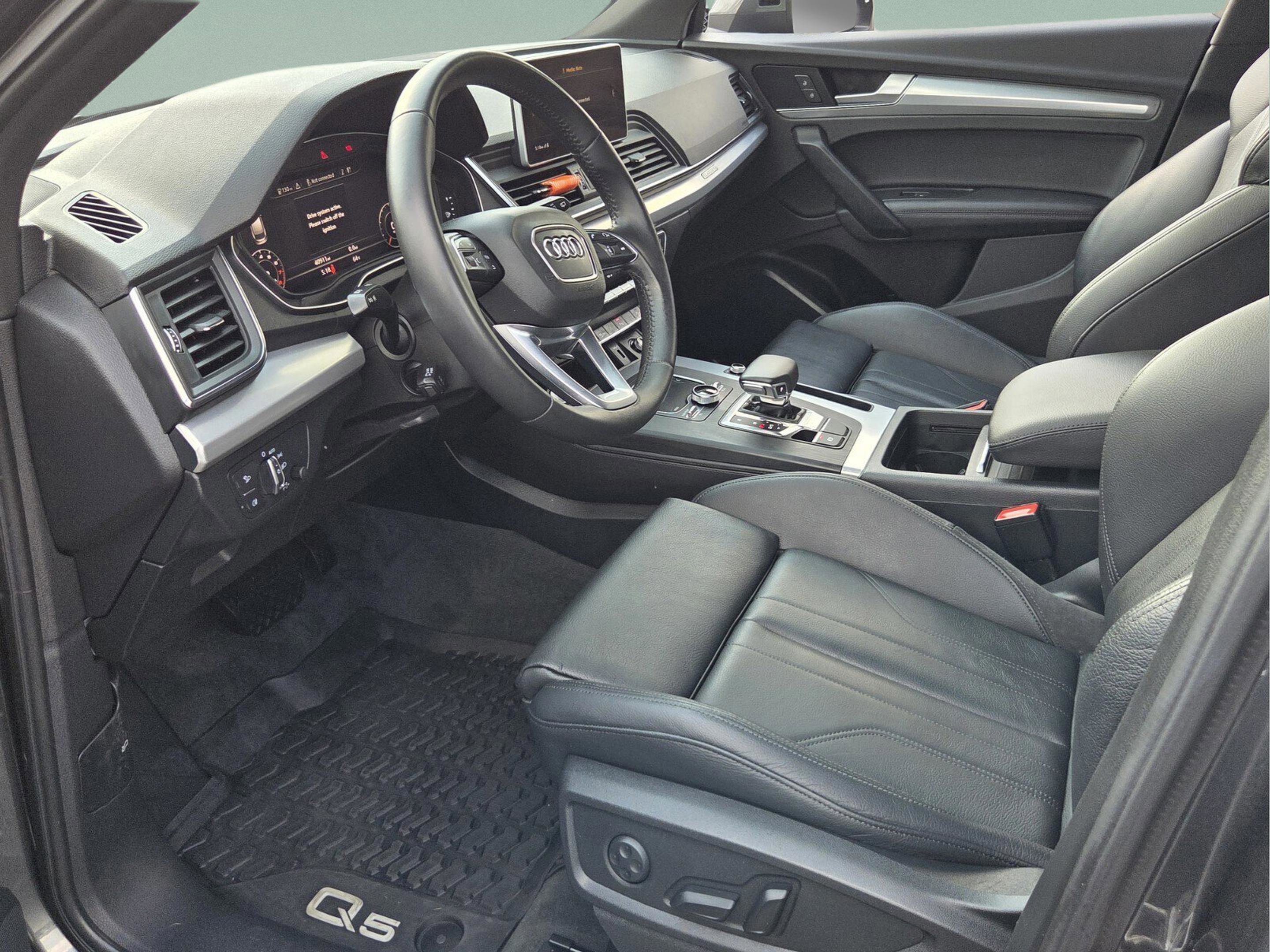 2020 Audi Q5 2.0T Titanium Premium Plus