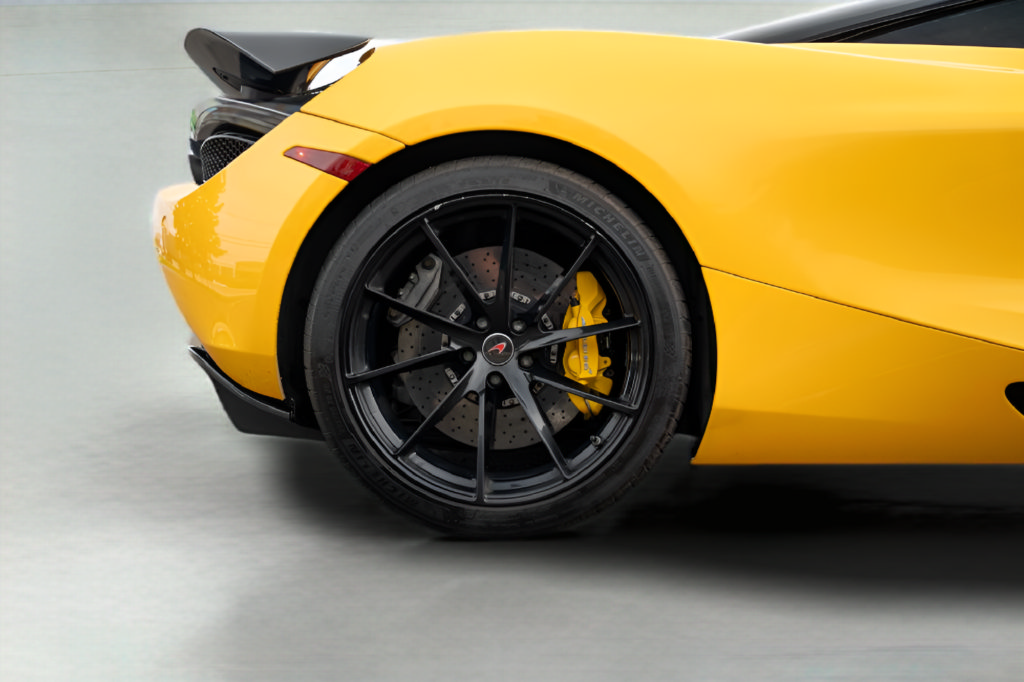 Used 2018 McLaren 720S photo 32